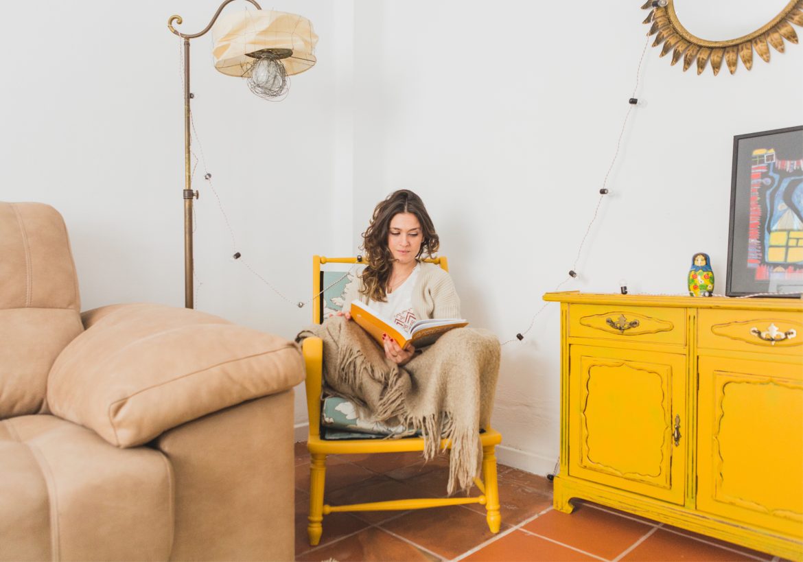 Mixing Modern and Vintage Furniture-01